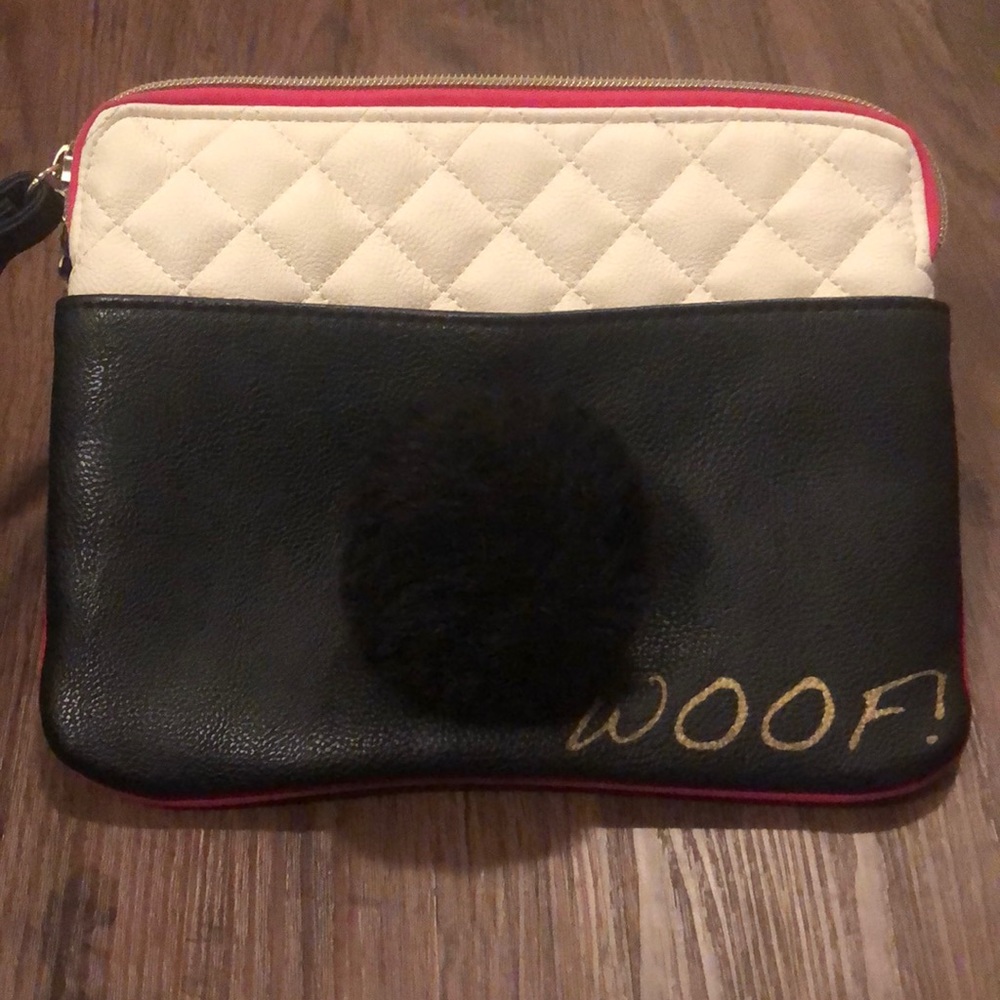 Betsey Johnson Woof Winky Dog Wristlet - Picture 5 of 15